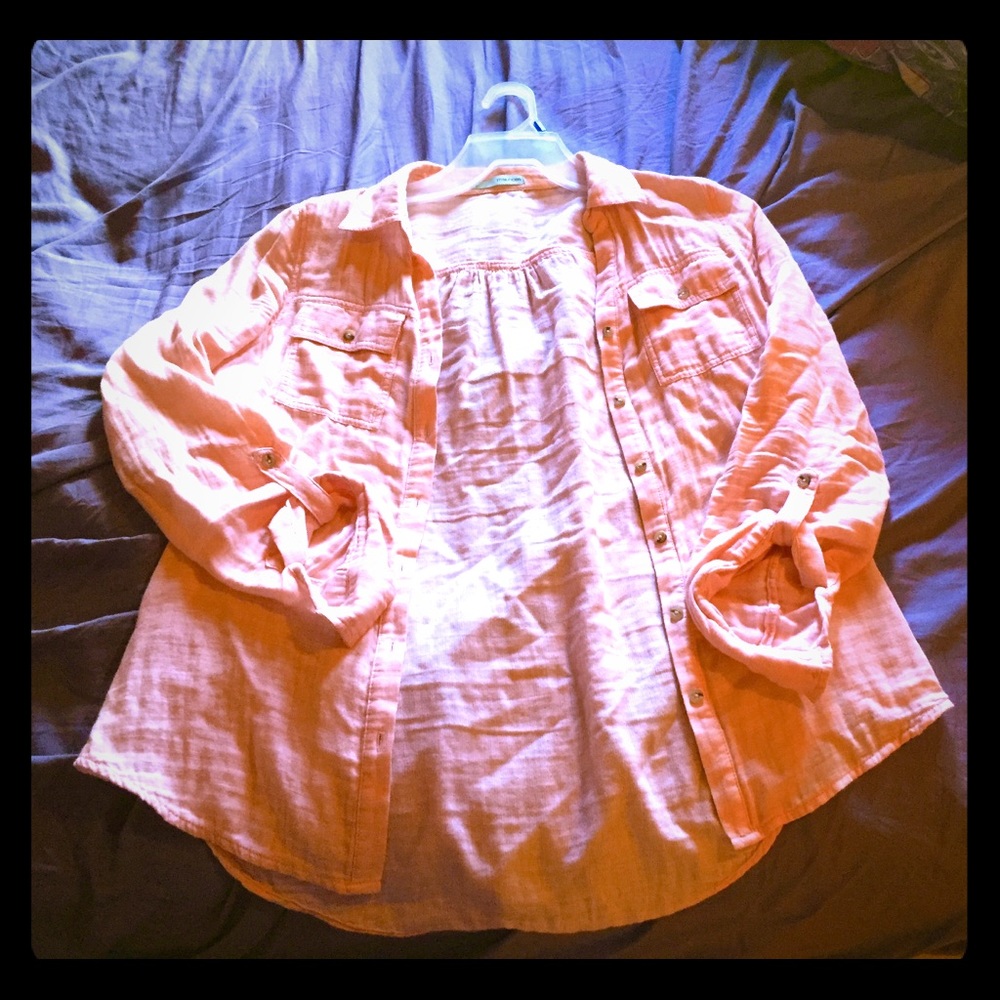 Maurice’s sz small button top